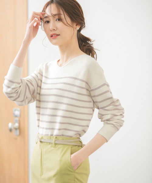 GLOBAL WORK（グローバルワーク）の「トリプルイージーVネックプルオーバー/924437（ニット/セーター・レディース・ベージュ系その他3/ベージュ/ライトブルー/ホワイト/ライトグレー/パープル系その他2/ライトベージュ/ネイビー・SMALL/MEDIUM/LARGE）」の4枚目の写真