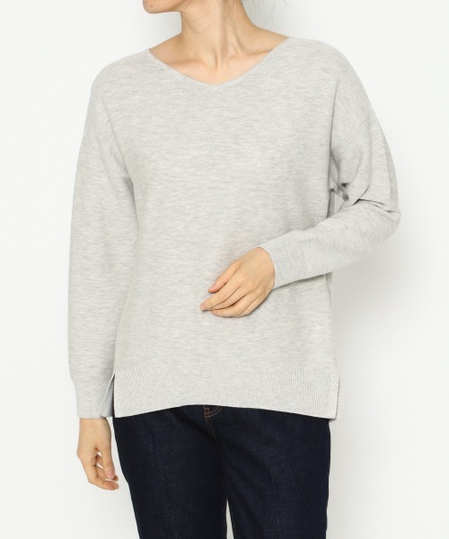 GLOBAL WORK（グローバルワーク）の「トリプルイージーVネックプルオーバー/924437（ニット/セーター・レディース・ベージュ系その他3/ベージュ/ライトブルー/ホワイト/ライトグレー/パープル系その他2/ライトベージュ/ネイビー・SMALL/MEDIUM/LARGE）」の10枚目の写真