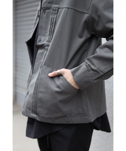 CREARE -LINO-（クレアーレリノ）の「オーバーサイズ ツイル タックジャケット（デニムジャケット・メンズ・ダークグレー/ネイビー/ブラック・FREE）」の6枚目の写真