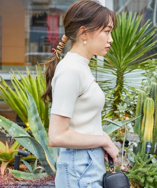 LIPSERVICE（リップサービス）の「ショートモックレイヤードニット（ニット/セーター・レディース・ホワイト/ブラック/グレー/イエロー×グリーン・FREE）」の6枚目の写真