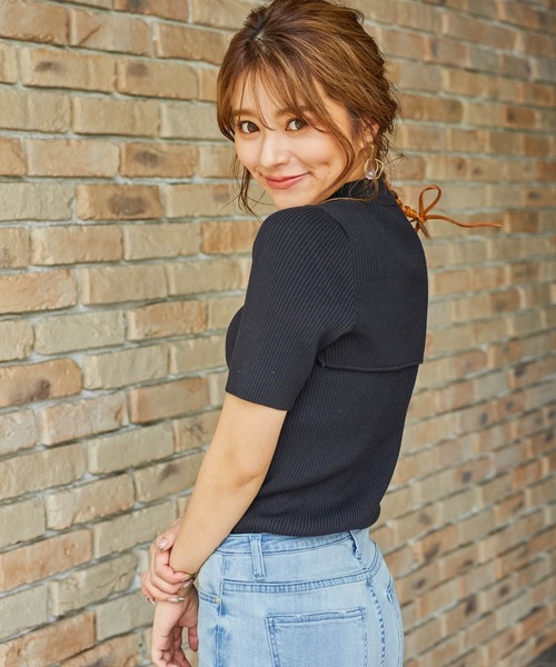 LIPSERVICE（リップサービス）の「ショートモックレイヤードニット（ニット/セーター・レディース・ホワイト/ブラック/グレー/イエロー×グリーン・FREE）」の14枚目の写真