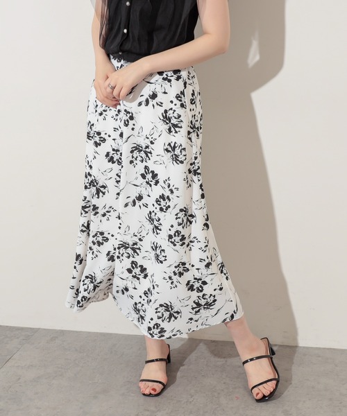 natural couture(ナチュラルクチュール)の「単色花柄スカート(スカート・レディース・アイボリー/イエロー/ブラック・FREE)」の18枚目の写真