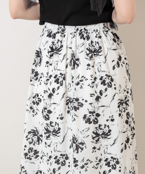 natural couture(ナチュラルクチュール)の「単色花柄スカート(スカート・レディース・アイボリー/イエロー/ブラック・FREE)」の17枚目の写真