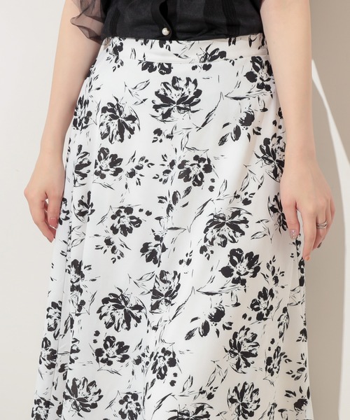 natural couture(ナチュラルクチュール)の「単色花柄スカート(スカート・レディース・アイボリー/イエロー/ブラック・FREE)」の15枚目の写真