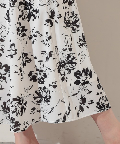 natural couture(ナチュラルクチュール)の「単色花柄スカート(スカート・レディース・アイボリー/イエロー/ブラック・FREE)」の13枚目の写真