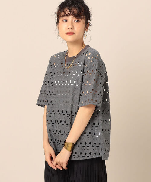 NOLLEY’S(ノーリーズ)の「【WEB限定】刺繍レーストップス(Tシャツ/カットソー・レディース・チャコールグレー/オフホワイト/オレンジ・38)」の5枚目の写真