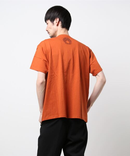 チャイハネ（チャイハネ）の「【チャイハネ】洋輔×Amina キャンプTシャツ（Tシャツ/カットソー・メンズ・ホワイト/ブラック/オレンジ・M/L）」の6枚目の写真