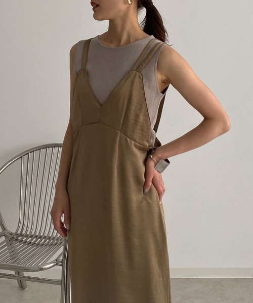 &g'aime（アンジェム）の「【&g’aime】マットサテンキャミワンピース（ワンピース・レディース・ブラック/カーキ/グレイッシュベージュ・FREE）」の11枚目の写真