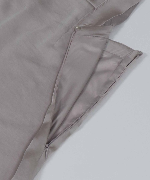 &g'aime（アンジェム）の「【&g’aime】マットサテンキャミワンピース（ワンピース・レディース・ブラック/カーキ/グレイッシュベージュ・FREE）」の8枚目の写真