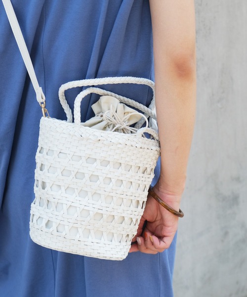 CIAOPANIC TYPY（チャオパニックティピー）の「メッシュ編み巾着ショルダー（ショルダーバッグ・レディース・ブラック/ブルー/オフホワイト/キャメル・ONE SIZE）」の2枚目の写真