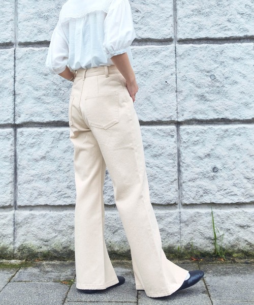 mikke(ミッケ)の「カツラギデニム フロントスリット フレアパンツ(デニムパンツ・レディース・チャコールグレー/ライトブルー/ネイビー/カーキ/ブルー/キナリ・S/M/L)」の7枚目の写真