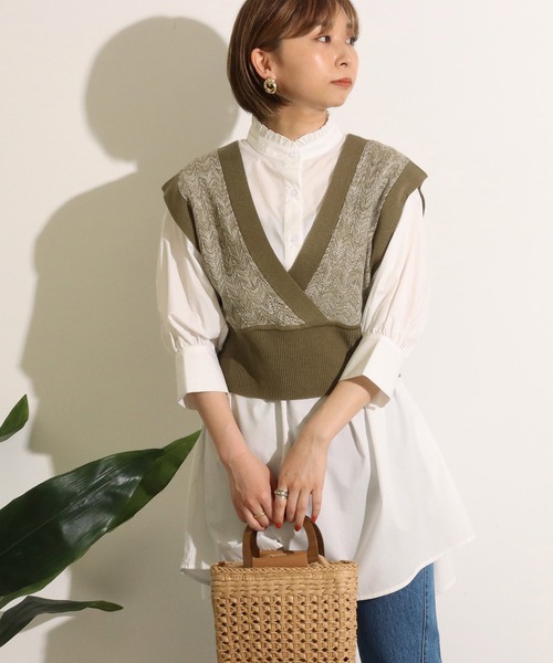 Factor=（ファクターイコール）の「カシュクールメランジニットベスト（ベスト・レディース・カーキ/キャメル・FREE）」の3枚目の写真