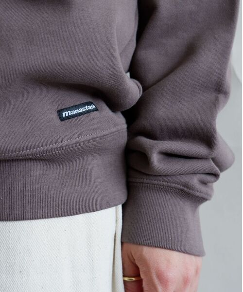 MANASTASH（マナスタッシュ）の「MANASTASH/マナスタッシュ　W's SWEAT BACK LOGO　ウィメンズ　スウェット　バックロゴ（スウェット・レディース・ナチュラル/サンドベージュ/チャコールグレー/パープル・MEDIUM）」の8枚目の写真