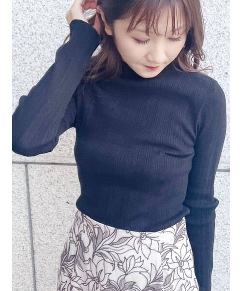 MERCURYDUO（マーキュリーデュオ）の「ランダムリブタートルニット（ニット/セーター・レディース・オフホワイト/ブラック/ラベンダー/ベージュ・FREE）」の10枚目の写真