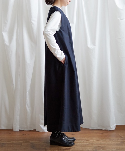 Lene(レネ)の「ミクロモールスキン Vネックワンピース(ワンピース・レディース・ネイビー/アイボリー・FREE)」の10枚目の写真