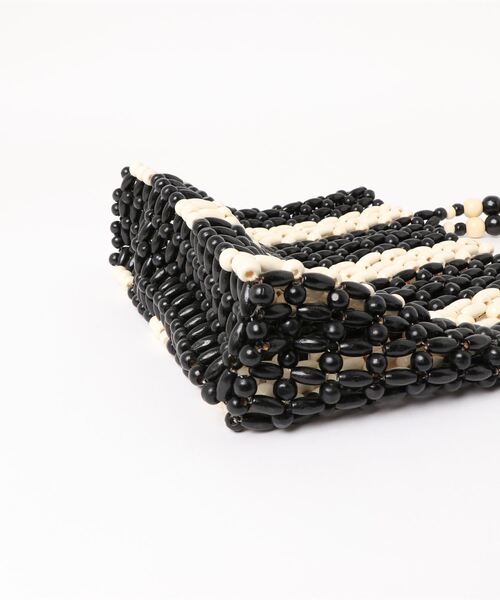 Kastane(カスタネ)の「ウッドビーズスクエアBAG(トートバッグ・レディース・ブラック/ブラウン・FREE)」の3枚目の写真