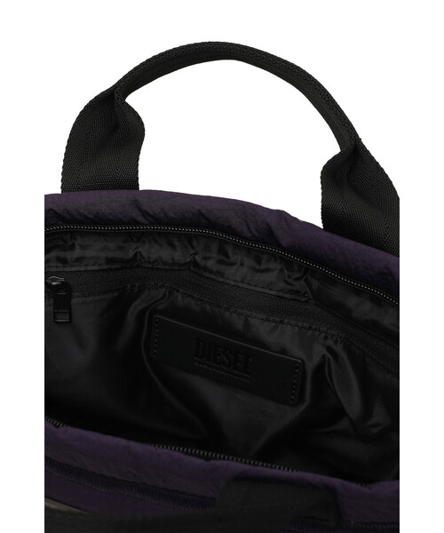 DIESEL（ディーゼル）の「レディース パッデッドナイロン 2WAY スモールトートバッグ（トートバッグ・レディース・パープル・UNI）」の13枚目の写真