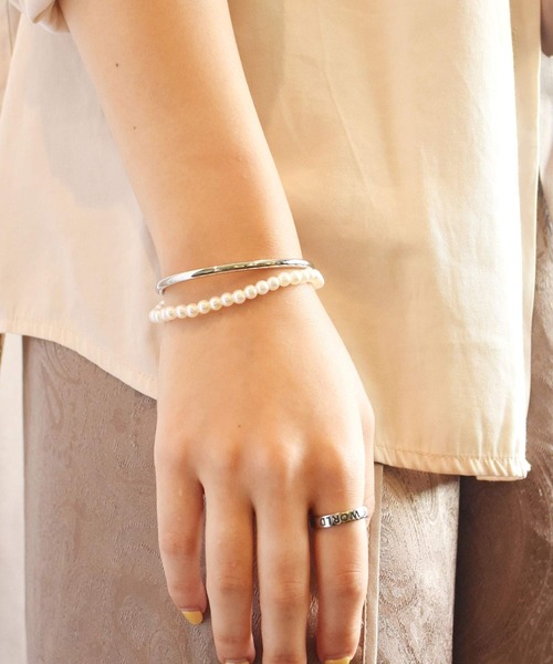 LHME（エルエイチエムイー）の「LHME ハーフパールバングル/サージカルステンレス316L（金属アレルギー対応）（バングル/リストバンド・メンズ・ホワイト・S/M）」の11枚目の写真