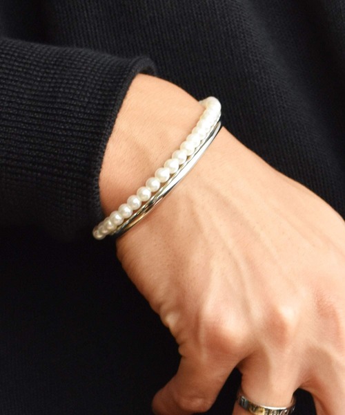 LHME（エルエイチエムイー）の「LHME ハーフパールバングル/サージカルステンレス316L（金属アレルギー対応）（バングル/リストバンド・メンズ・ホワイト・S/M）」の8枚目の写真