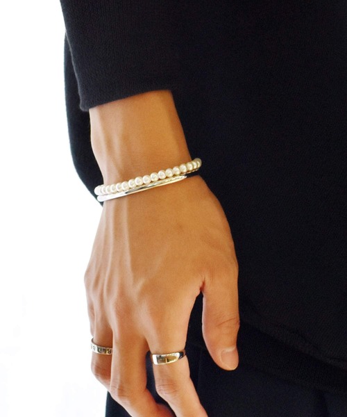 LHME（エルエイチエムイー）の「LHME ハーフパールバングル/サージカルステンレス316L（金属アレルギー対応）（バングル/リストバンド・メンズ・ホワイト・S/M）」の9枚目の写真