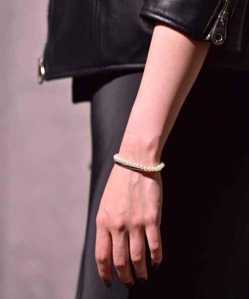 LHME（エルエイチエムイー）の「LHME ハーフパールバングル/サージカルステンレス316L（金属アレルギー対応）（バングル/リストバンド・メンズ・ホワイト・S/M）」の21枚目の写真