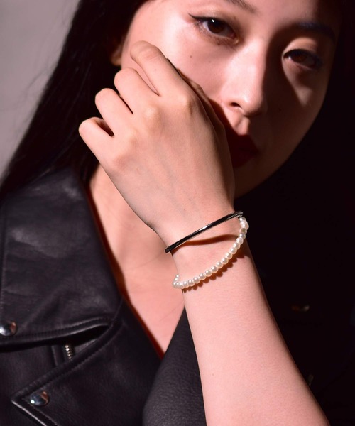 LHME（エルエイチエムイー）の「LHME ハーフパールバングル/サージカルステンレス316L（金属アレルギー対応）（バングル/リストバンド・メンズ・ホワイト・S/M）」の18枚目の写真