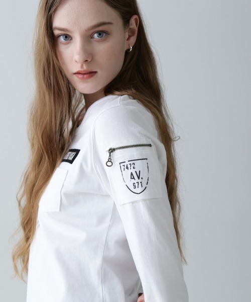 AVIREX(アヴィレックス)の「ファティーグロングスリーブティーシャツ/ L/S FATIGUE T-SHIRT(Tシャツ/カットソー・レディース・ネイビー/ホワイト/Black/ブラック・SMALL/MEDIUM/LARGE)」の20枚目の写真