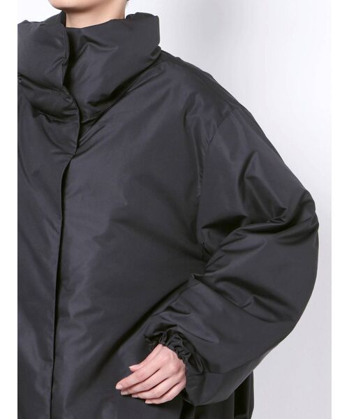 ELENDEEK（エレンディーク）の「ギャザースタンドパディングコート