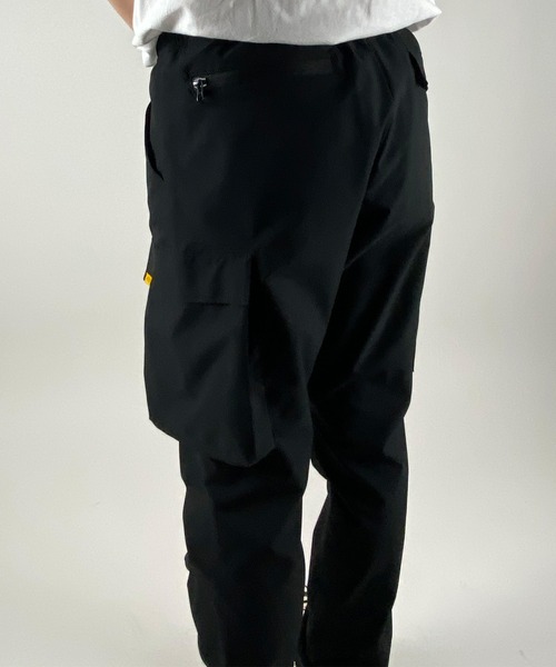 NUMBER (N)INE(ナンバーナイン)の「TAPERED ASYMMETRIC POCKET DRAWSTRING CARGO TROUSERS / アシンメトリックポケット テーパードカーゴパンツ(カーゴパンツ・メンズ・ブラック/オリーブ・2/4/3)」の10枚目の写真