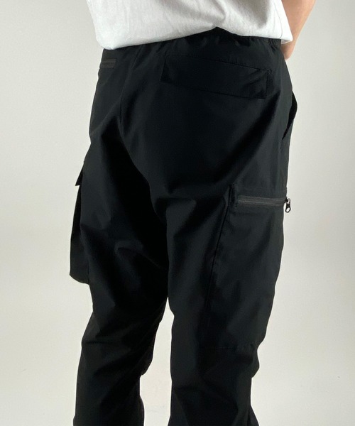 NUMBER (N)INE(ナンバーナイン)の「TAPERED ASYMMETRIC POCKET DRAWSTRING CARGO TROUSERS / アシンメトリックポケット テーパードカーゴパンツ(カーゴパンツ・メンズ・ブラック/オリーブ・2/4/3)」の9枚目の写真