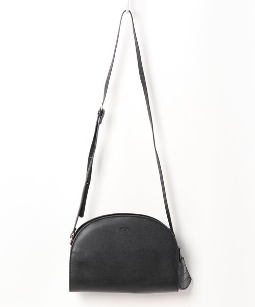 Samansa Mos2 blue（サマンサモスモスブルー）の「合皮ハーフムーンショルダー（ショルダーバッグ・レディース・グレー/ブラウン/ブラック・ﾌﾘ-）」の2枚目の写真