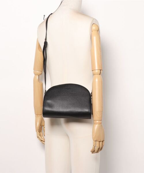 Samansa Mos2 blue（サマンサモスモスブルー）の「合皮ハーフムーンショルダー（ショルダーバッグ・レディース・グレー/ブラウン/ブラック・ﾌﾘ-）」の7枚目の写真