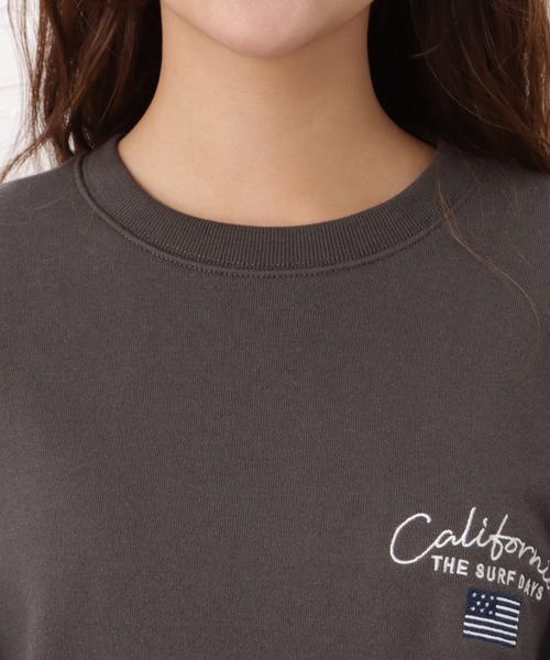 Mac-House（マックハウス）の「ビッグシルエット 刺繍 裏毛スウェットトレーナー（スウェット・レディース・ベージュ/ピンク/チャコール・フリー）」の14枚目の写真