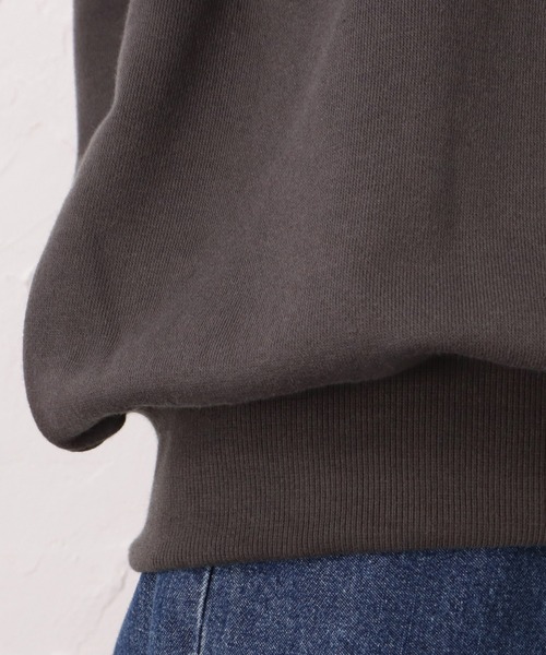 Mac-House（マックハウス）の「ビッグシルエット 刺繍 裏毛スウェットトレーナー（スウェット・レディース・ベージュ/ピンク/チャコール・フリー）」の12枚目の写真