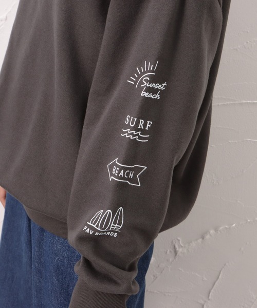 Mac-House（マックハウス）の「ビッグシルエット 刺繍 裏毛スウェットトレーナー（スウェット・レディース・ベージュ/ピンク/チャコール・フリー）」の22枚目の写真