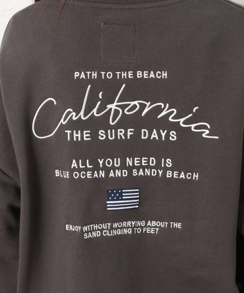 Mac-House（マックハウス）の「ビッグシルエット 刺繍 裏毛スウェットトレーナー（スウェット・レディース・ベージュ/ピンク/チャコール・フリー）」の5枚目の写真