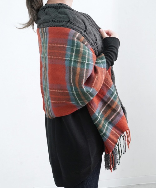 Fizz（フィズ）の「【Fizz/フィズ】　ケーブル×チェック異素材MIXマフラー（マフラー・レディース・ベージュ系/ブルー系/レッド系・FREE）」の8枚目の写真