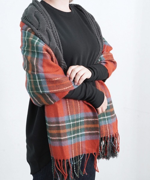 Fizz（フィズ）の「【Fizz/フィズ】　ケーブル×チェック異素材MIXマフラー（マフラー・レディース・ベージュ系/ブルー系/レッド系・FREE）」の10枚目の写真