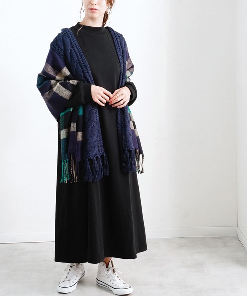 Fizz（フィズ）の「【Fizz/フィズ】　ケーブル×チェック異素材MIXマフラー（マフラー・レディース・ベージュ系/ブルー系/レッド系・FREE）」の13枚目の写真