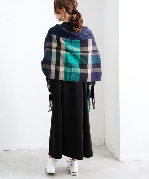 Fizz（フィズ）の「【Fizz/フィズ】　ケーブル×チェック異素材MIXマフラー（マフラー・レディース・ベージュ系/ブルー系/レッド系・FREE）」の14枚目の写真