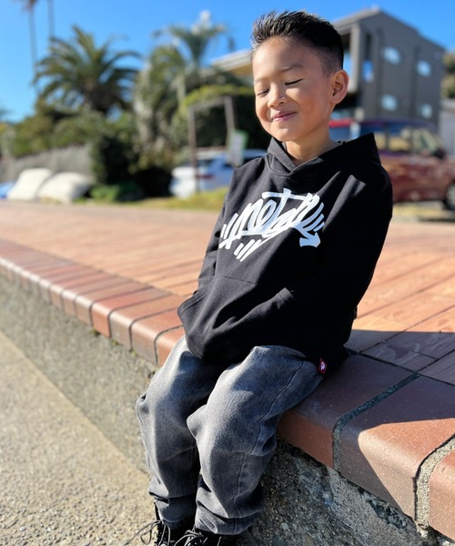 NESTA BRAND(ネスタブランド)の「NESTA KIDS(ネスタキッズ) / レタリングロゴパーカー(パーカー・キッズ・ブラック/イエロー・150/130/140/120)」の6枚目の写真