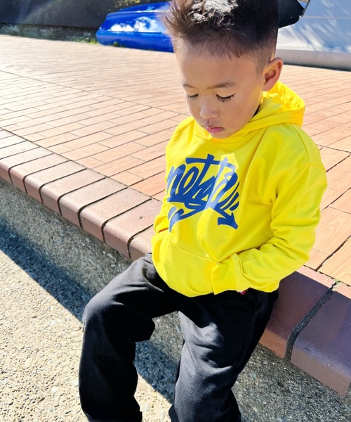 NESTA BRAND(ネスタブランド)の「NESTA KIDS(ネスタキッズ) / レタリングロゴパーカー(パーカー・キッズ・ブラック/イエロー・150/130/140/120)」の9枚目の写真