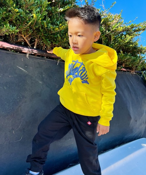 NESTA BRAND(ネスタブランド)の「NESTA KIDS(ネスタキッズ) / レタリングロゴパーカー(パーカー・キッズ・ブラック/イエロー・150/130/140/120)」の7枚目の写真