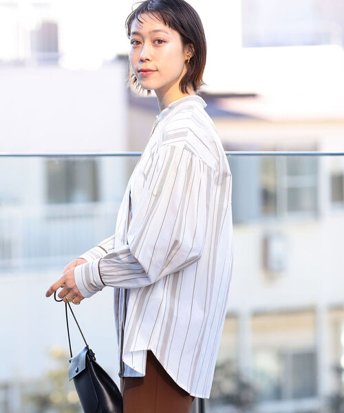 Ray BEAMS（レイビームス）の「Ray BEAMS / マルチストライプ バンドカラー シャツ（シャツ/ブラウス・レディース・ホワイト/ベージュ・ONE SIZE）」の9枚目の写真