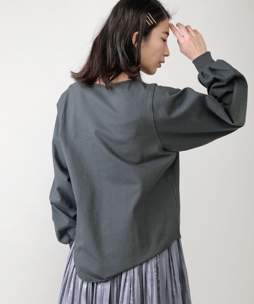 Bou Jeloud(ブージュルード)の「コットン天竺リラックスプルオーバー(Tシャツ/カットソー・レディース・チャコールグレー/オフホワイト/A/B/C・FREE)」の3枚目の写真