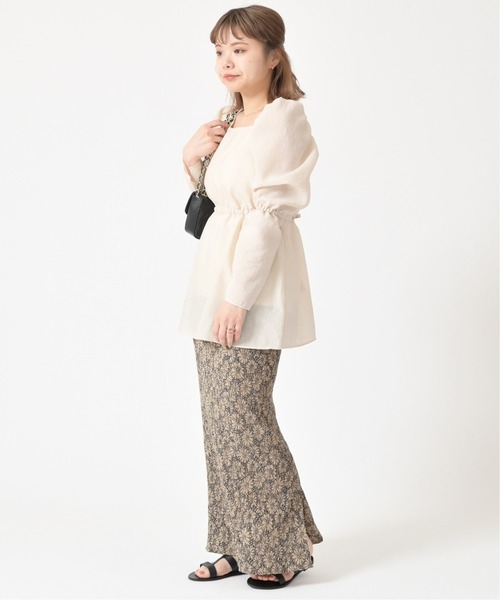 U by SPICK&SPAN(ユーバイスピックアンドスパン)の「バックリボンスクエアネックチュニック◆(シャツ/ブラウス・レディース・アイボリー/グリーン系その他・FREE)」の3枚目の写真
