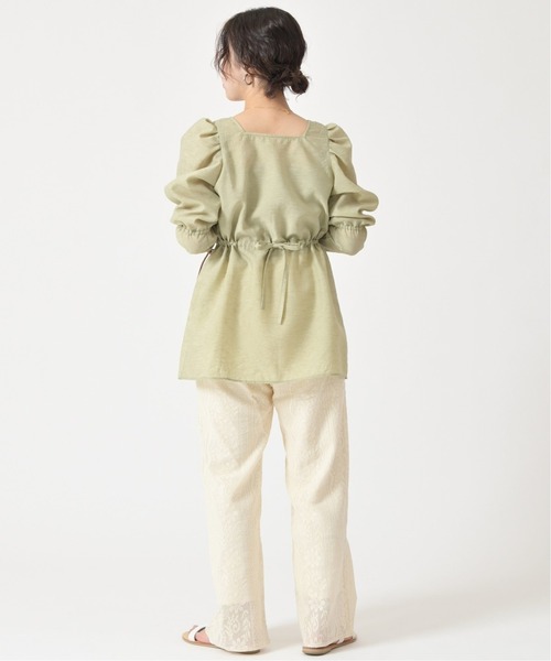 U by SPICK&SPAN(ユーバイスピックアンドスパン)の「バックリボンスクエアネックチュニック◆(シャツ/ブラウス・レディース・アイボリー/グリーン系その他・FREE)」の6枚目の写真