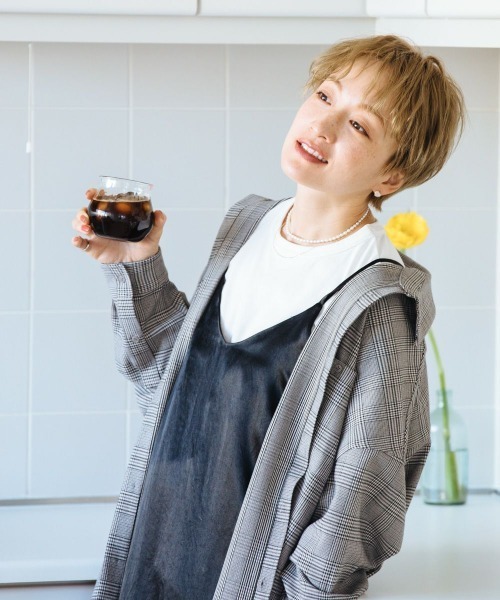 oblekt(オブレクト)の「【高山都×oblekt】 リンクルエアーキャミワンピ(ワンピース・レディース・グリーン/ブラウン・FREE)」の20枚目の写真