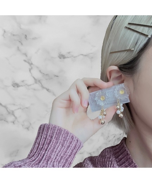 tone(トーン)の「【Merror】【Merror】2つ花モチーフの揺れチェーンピアス(MA)(ピアス(両耳用)・レディース・その他・FREE)」の6枚目の写真