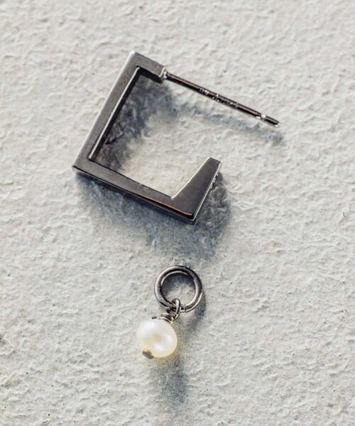 and cloud（アンドクラウド）の「○Pearl 2way Square Pierce / Single（ピアス（片耳用）・レディース・ブラック/シルバー/イエローゴールド・FREE）」の7枚目の写真